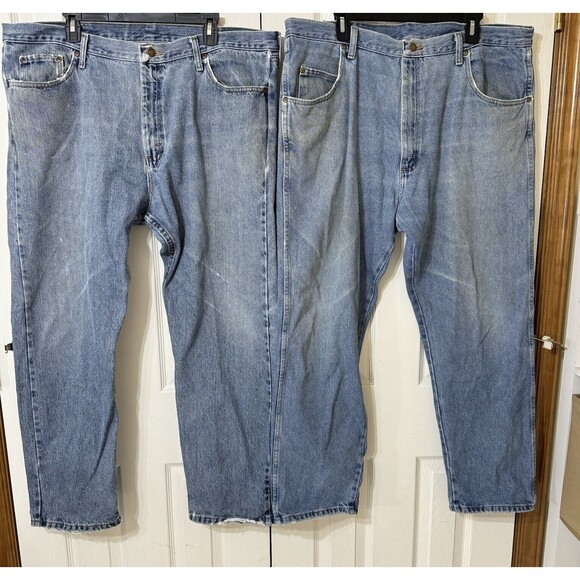 2* Wrangler men’s Jeans 42x30 Distressed Bricas Relaxed Fit. - Picture 1 of 6